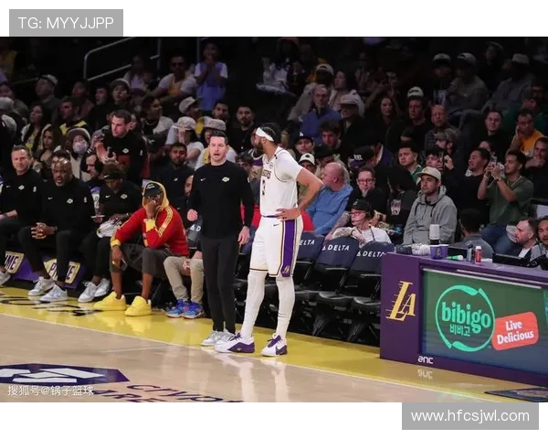 湖人抢人大洛施压雄鹿！争冠中锋成雄鹿续约难题(2)